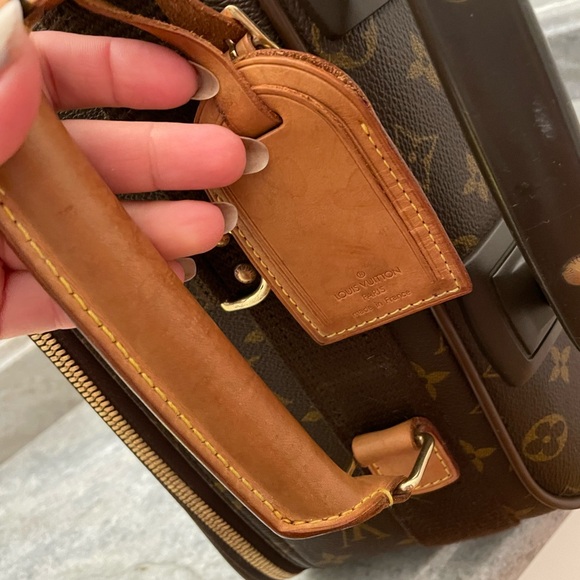 Authentic Louis Vuitton suitcase - Picture 10 of 16